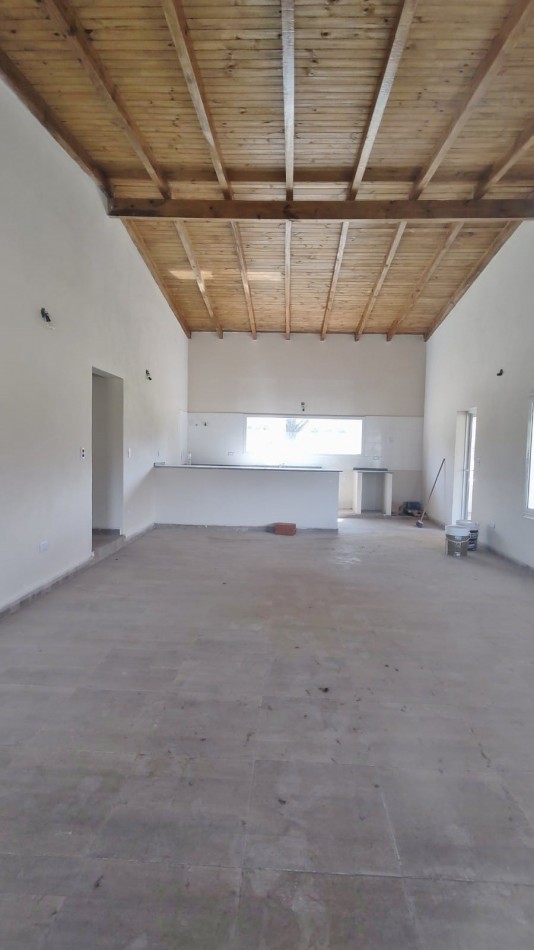 CASA EN VENTA 4D, 2 BÑ - TAFI DEL VALLE - LOTEO VILLA CHENAUT 