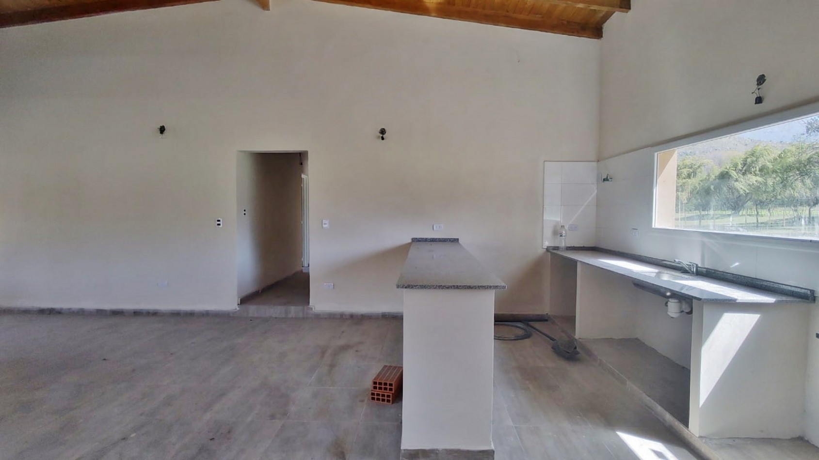 CASA EN VENTA 4D, 2 BÑ - TAFI DEL VALLE - LOTEO VILLA CHENAUT 