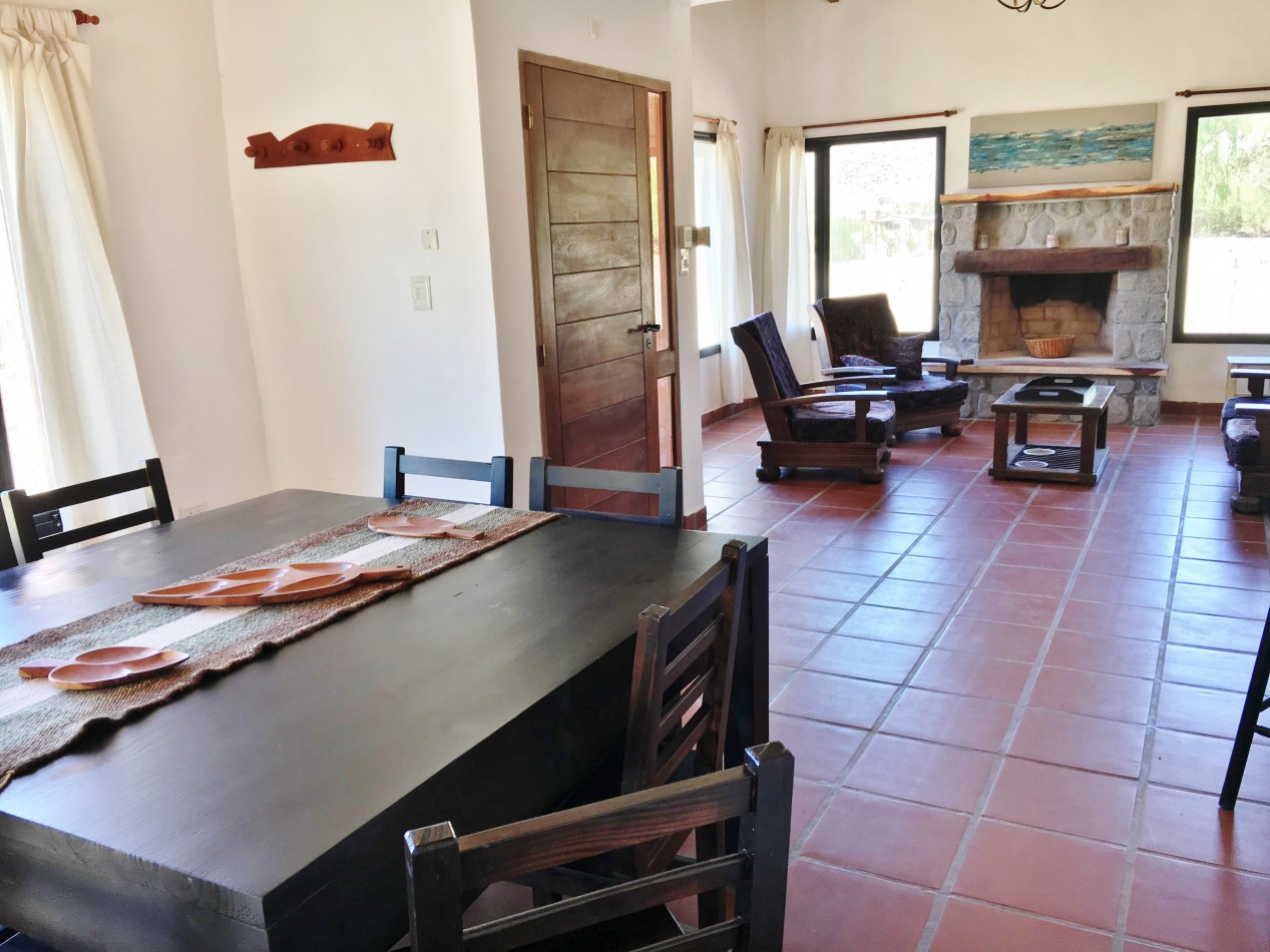 VENTA HERMOSA CASA DE CATEGORIA 2D, 1BÑ ASADOR TAFI DEL VALLE / LOS CASTAÑOS