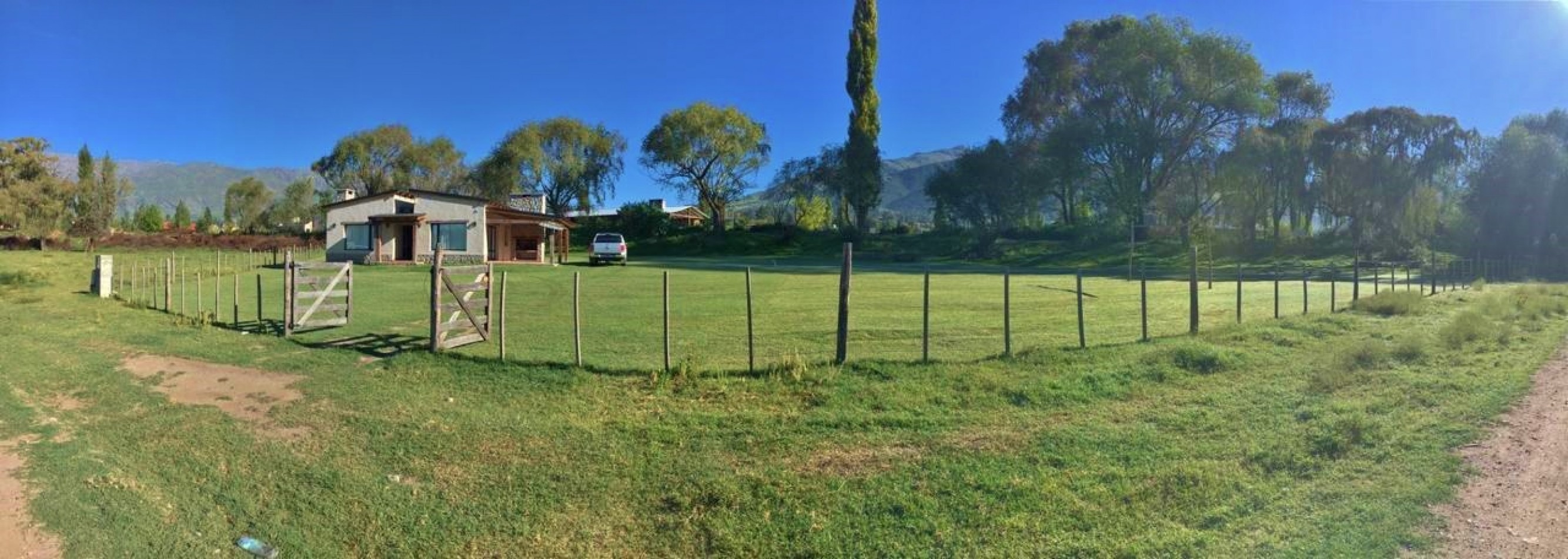 VENTA HERMOSA CASA DE CATEGORIA 2D, 1BÑ ASADOR TAFI DEL VALLE / LOS CASTAÑOS