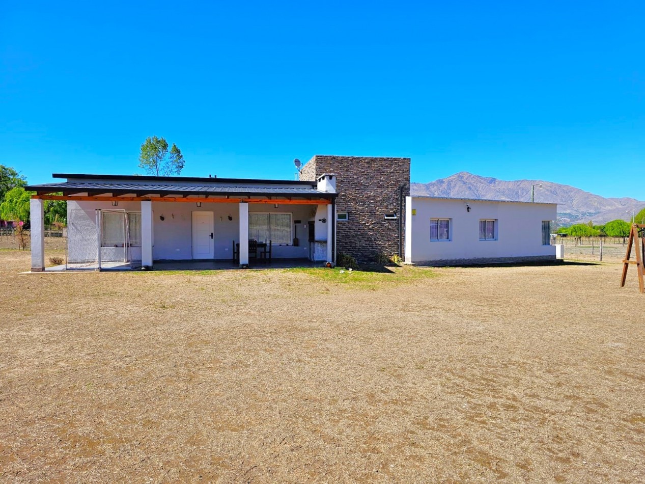 VENTA CASA 3D, 3 BÑ, GALERIA, ASADOR TERRENO 2.164 M2 ESCRITURA TAFI DEL VALLE , LOS MIMBRES