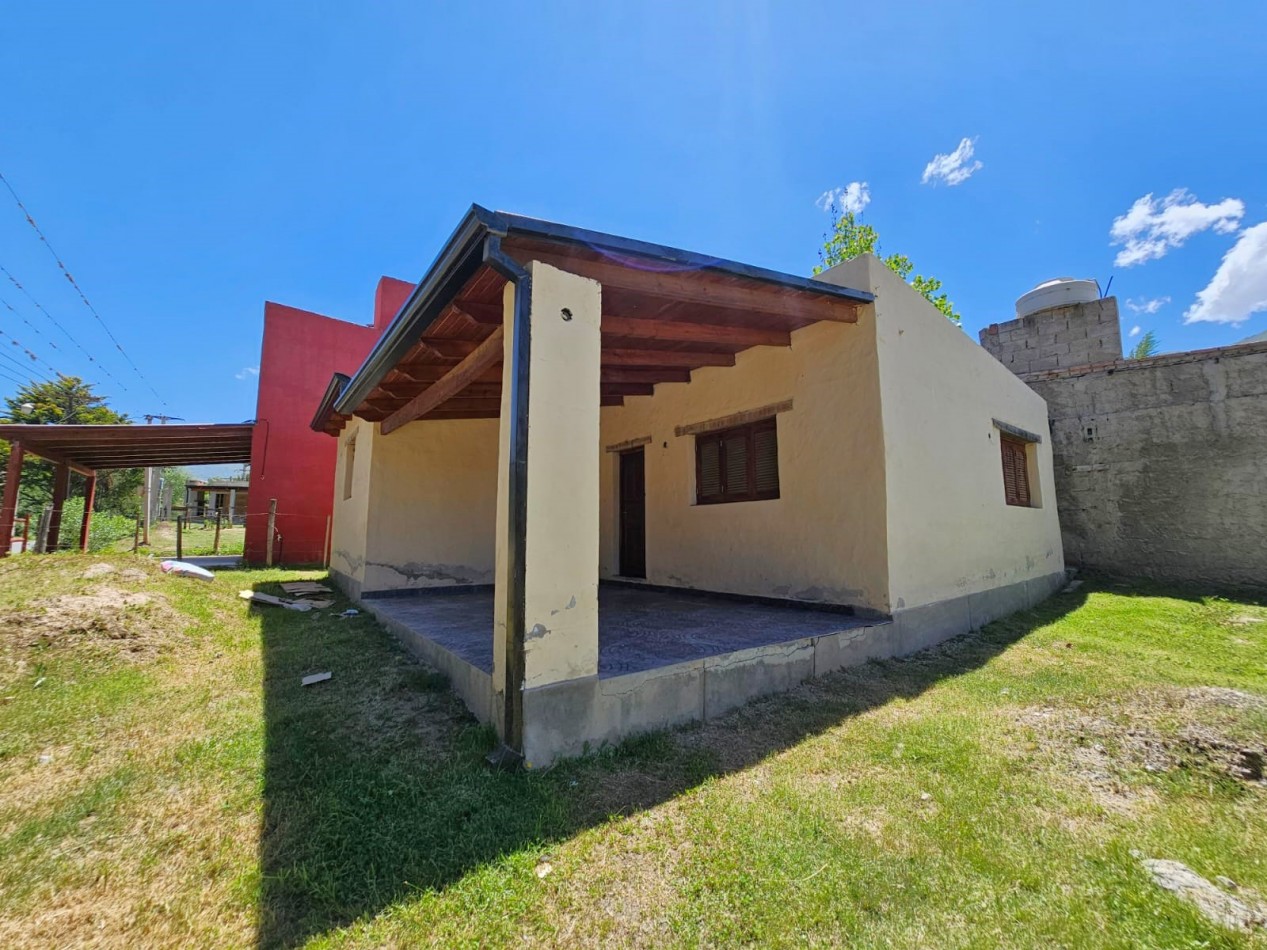 OPORTUNIDAD. CASA EN VENTA.GALERIA, COMEDOR, 2D, TAFI DEL VALLE ZONA LA OVEJERIA 