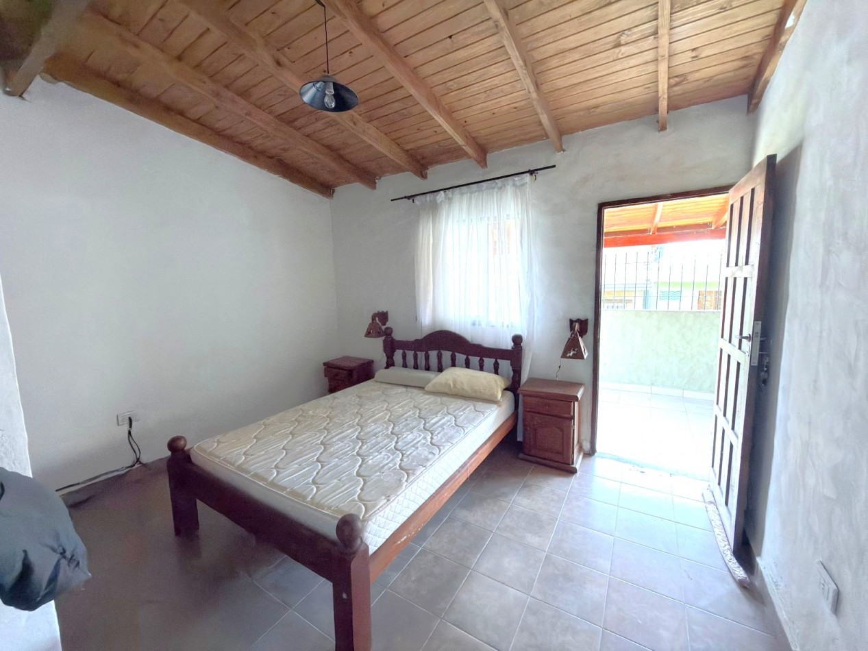 VENTA CASA EL MOLLAR 2D, QUINCHO CON ASADOR Y COCHERA. BARRIO CERRADO CERCANO AL LAGO