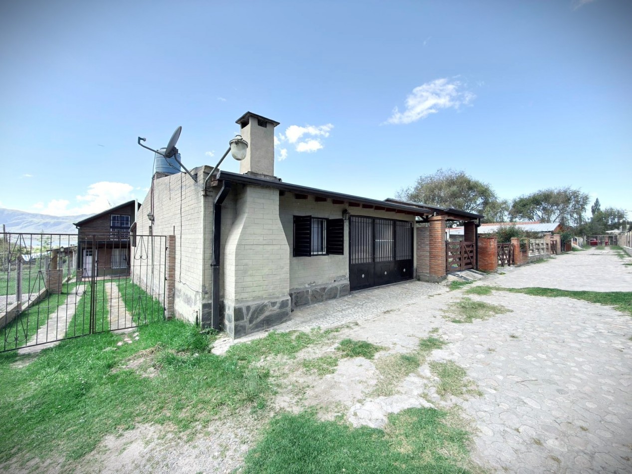 VENTA CASA EL MOLLAR 2D, QUINCHO CON ASADOR Y COCHERA. BARRIO CERRADO CERCANO AL LAGO