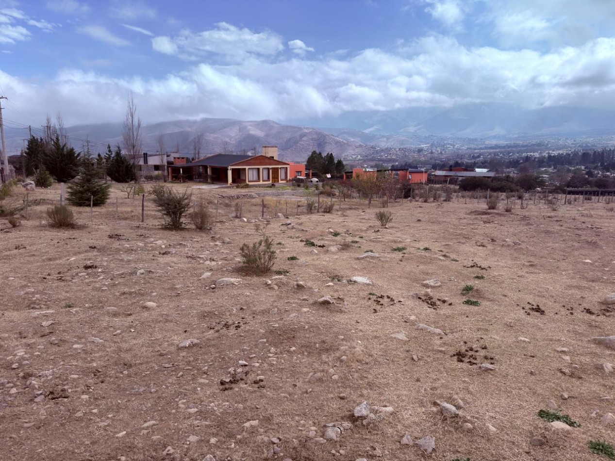 TERRENO EN VENTA 2300 M2 CON ESCRITURA A METROS DE AVENIDA LOLA MORA