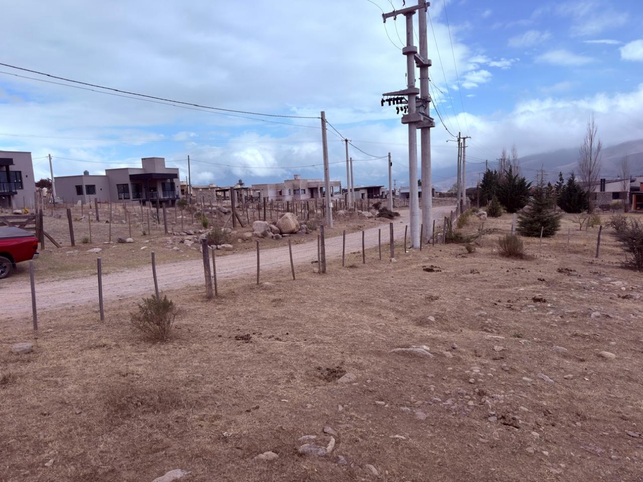 TERRENO EN VENTA 2300 M2 CON ESCRITURA A METROS DE AVENIDA LOLA MORA