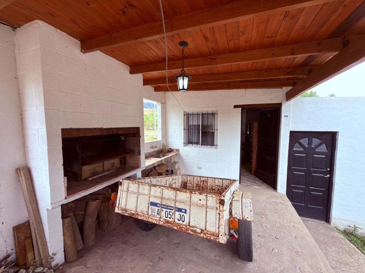 CASA EN VENTA 3D 2 BÑ, MAS CABAÑA ANEXA, GALERIA. ASADOR. LA OVEJERIA TAFI DEL VALLE