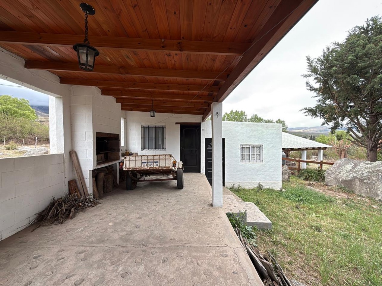 CASA EN VENTA 3D 2 BÑ, MAS CABAÑA ANEXA, GALERIA. ASADOR. LA OVEJERIA TAFI DEL VALLE