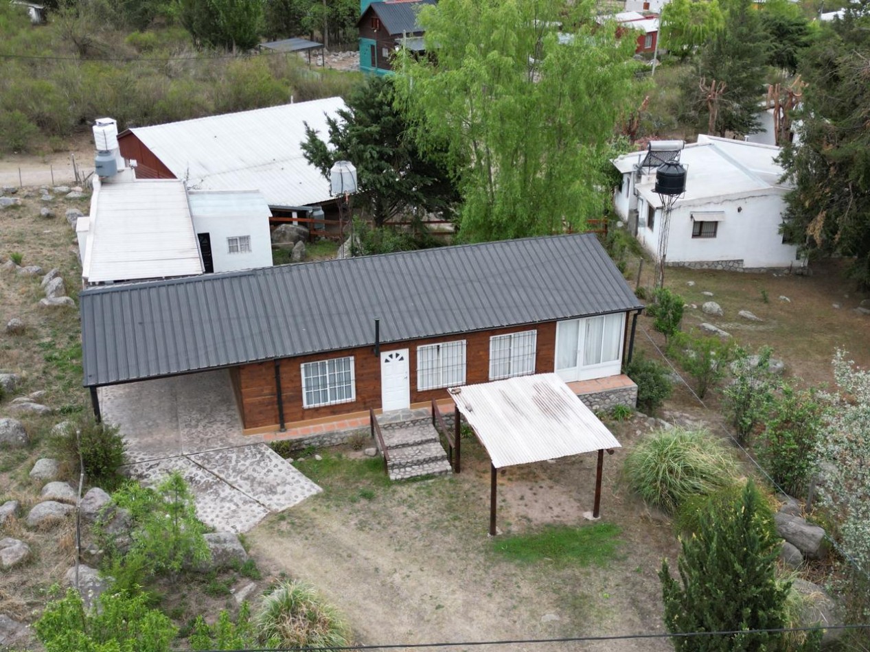 CASA EN VENTA 3D 2 BÑ, MAS CABAÑA ANEXA, GALERIA. ASADOR. LA OVEJERIA TAFI DEL VALLE