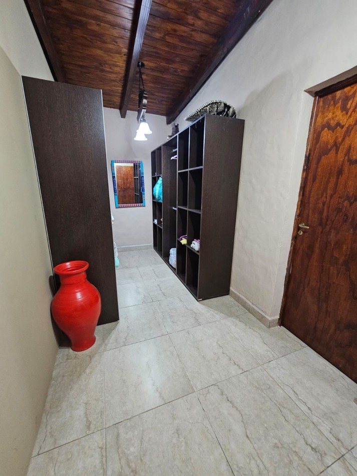 VENTA CASA DE CATEGORIA 4 D, 3 BÑ, COCHERA VISTA, ASADOR, CON ESCRITURA