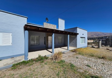 ALQUILER TEMPORARIO PARA 9 PERSONAS , CASA DE CATEGORIA 4 D, 3 BÑ, COCHERA VISTA, ASADOR.