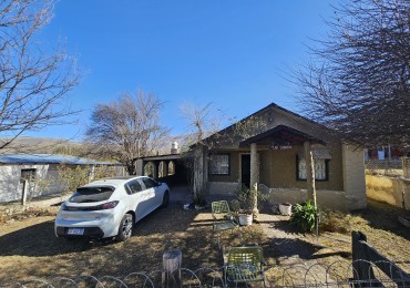 CASA EN VENTA EL CHURQUI TAFI DEL VALLE, 3 DORM. 2 BAÑOS. COCHERA